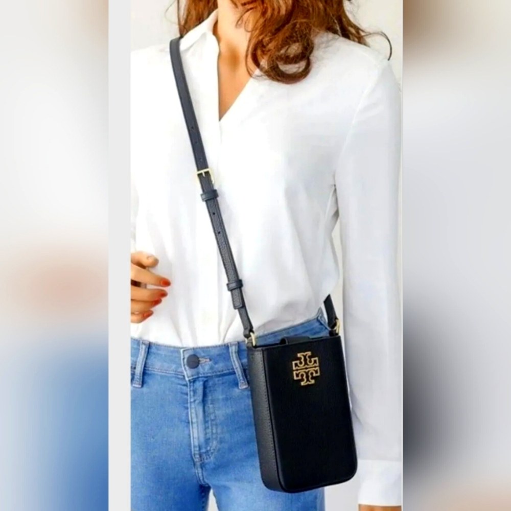 $328 New, authentic britten phone crossbody